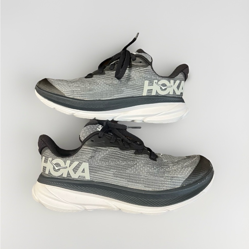 Hoka Clifton 9‎ Youth, Kids Grade School, Black and Gray | Size 3.5 Youth